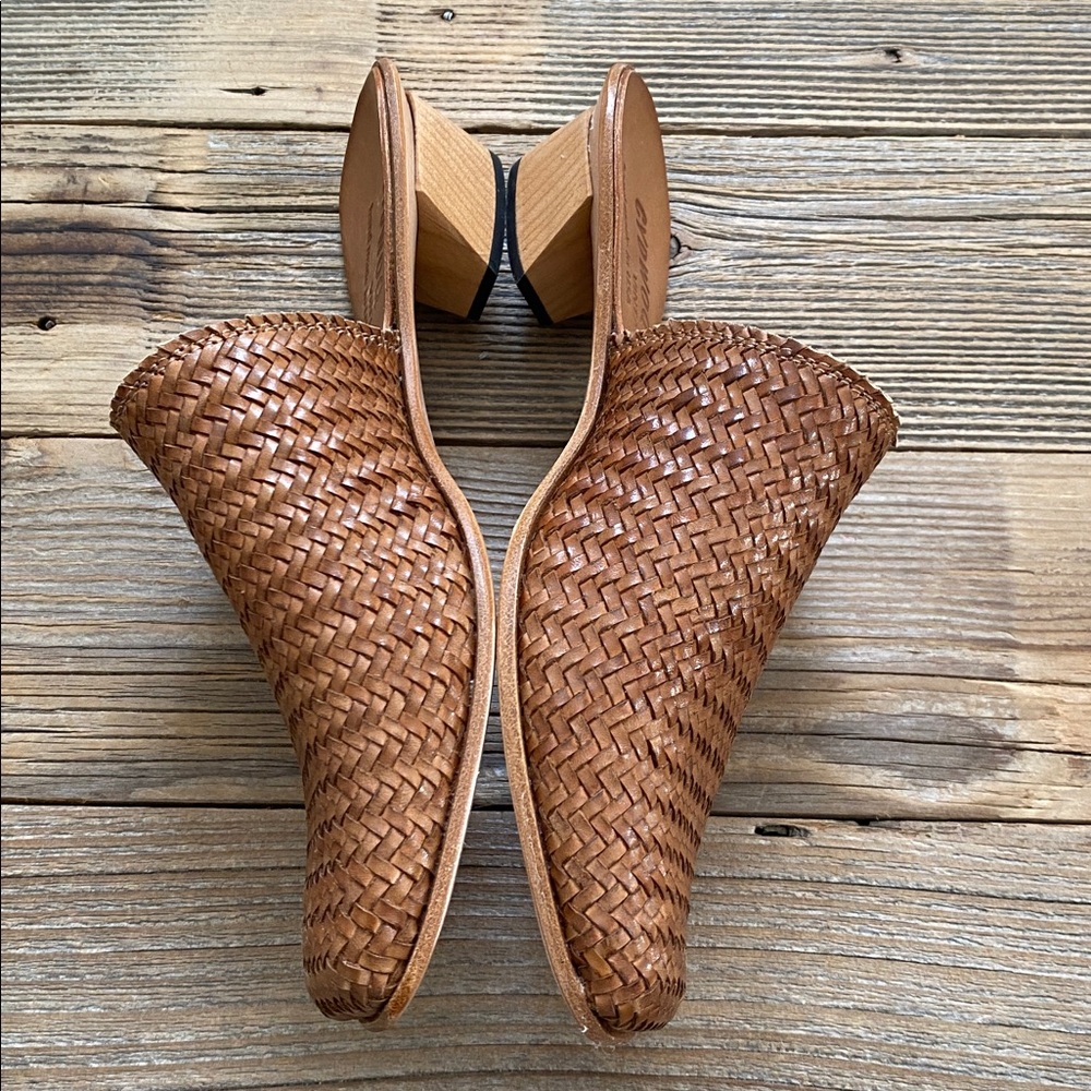 Cydwoq East SM Vintage Mule. Tan. 37. Hand made in USA. - Picture 2 of 6